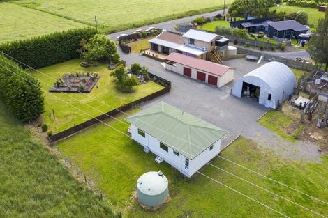 Photo of property in 55 Waikawa Beach Road, Manakau, Levin, 5573