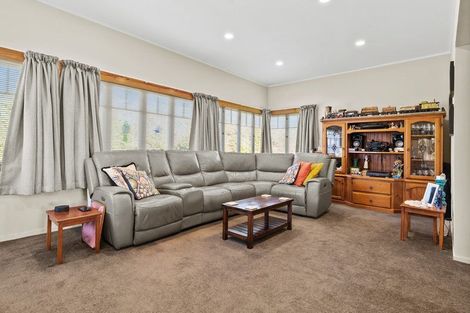 Photo of property in 50 Kath Henry Lane, Drury, 2113