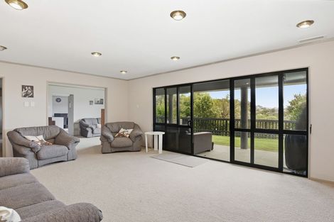Photo of property in 2/18 Sailmaker Close, Whitby, Porirua, 5024