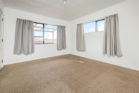 Photo of property in 8 Southview Place, Wattle Downs, Auckland, 2102