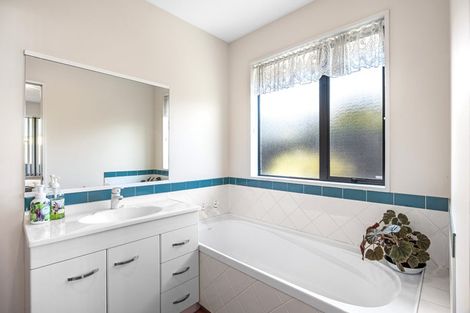 Photo of property in 49 Showgate Avenue, Sockburn, Christchurch, 8042