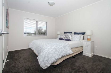 Photo of property in 29a Sylvan Crescent, Te Atatu South, Auckland, 0610