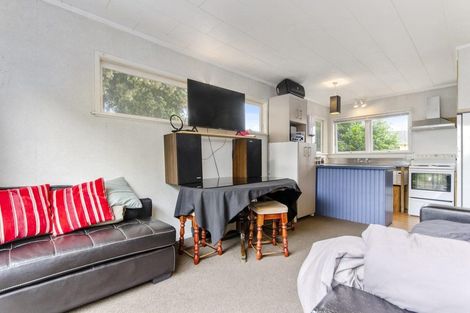 Photo of property in 139 View Road, Sunnyvale, Auckland, 0612