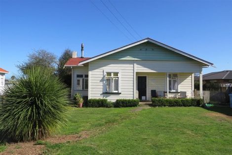 Photo of property in 23 Queenwood Road, Levin, 5510