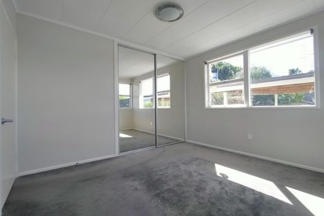 Photo of property in 1/39 St Peters Street, Northcote, Auckland, 0627