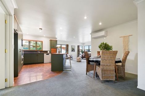 Photo of property in 12 Hastings Place, Hamilton Lake, Hamilton, 3204