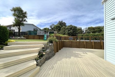 Photo of property in 5 Cambrian Street, Churton Park, Wellington, 6037