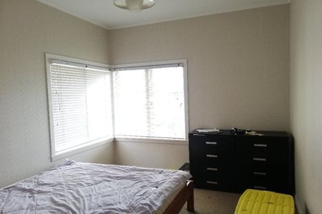 Photo of property in 22 Dallinghoe Crescent, Milford, Auckland, 0620