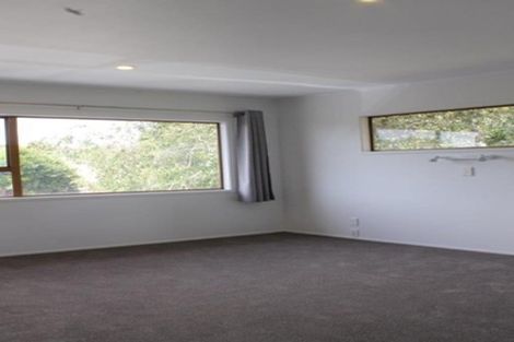 Photo of property in 603a Glenfield Road, Totara Vale, Auckland, 0629