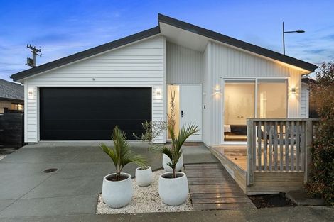 Photo of property in 13 Barrique Road, Kumeu, 0810