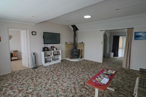 Photo of property in 16 Hulke Street, Foxton, 4814