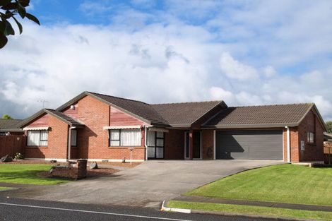 Photo of property in 1/42 Golfland Drive, Golflands, Auckland, 2013