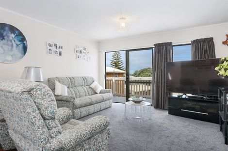 Photo of property in 1 Tamarisk Drive, Riversdale Beach, Masterton, 5872