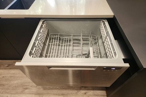 Photo of property in 1/2 Heathcote Road, Castor Bay, Auckland, 0620