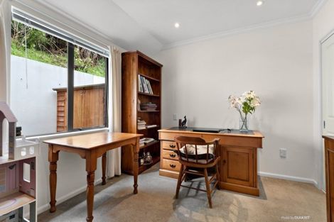 Photo of property in 33 Futuna Close, Karori, Wellington, 6012