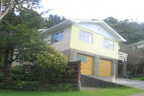 Photo of property in 109 Tirohanga Road, Tirohanga, Lower Hutt, 5010
