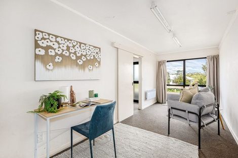 Photo of property in 21 Ladbrooke Drive, Newlands, Wellington, 6037