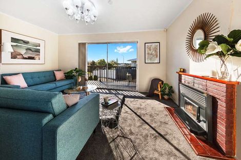 Photo of property in 8 Walden Place, Mangere East, Auckland, 2024