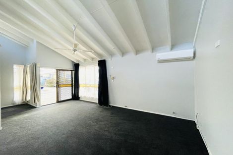 Photo of property in 2/801 Hastings Street North, Hastings, 4122