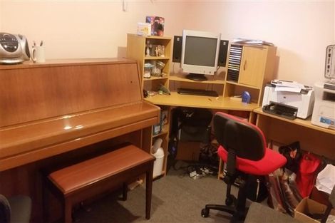 Photo of property in 25 Mallard Place, Unsworth Heights, Auckland, 0632