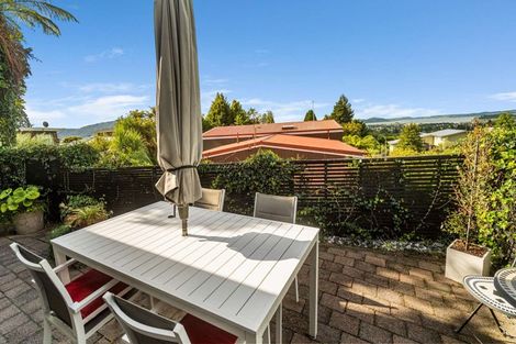 Photo of property in 2 Exeter Place, Tihiotonga, Rotorua, 3015