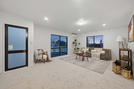 Photo of property in 1 Dalmahoy Place, Wattle Downs, Auckland, 2103