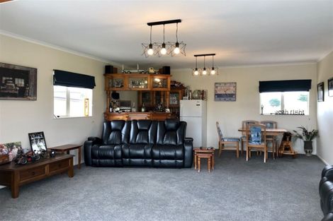 Photo of property in 381 Bay Road, West Plains, Invercargill, 9879