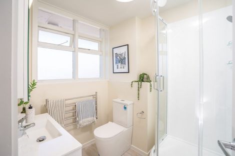 Photo of property in Gateway Apartments, 19 Maida Vale Road, Roseneath, Wellington, 6011