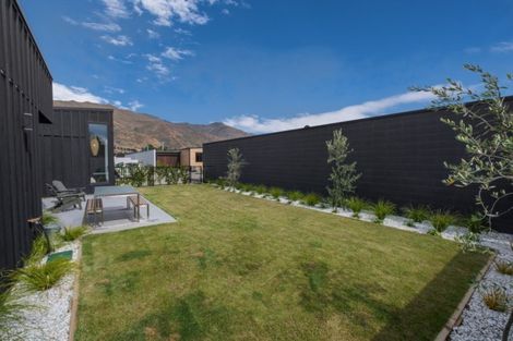 Photo of property in 7 Stackbrae Avenue, Wanaka, 9305