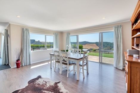 Photo of property in 140 Webber Road, South Head, Helensville, 0874