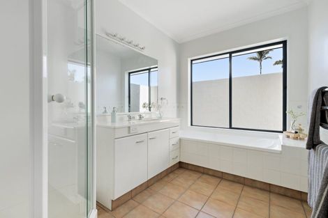 Photo of property in 16 Palm Beach Boulevard, Papamoa Beach, Papamoa, 3118