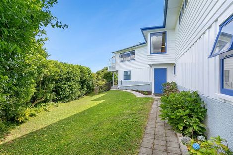 Photo of property in 115 Dowse Drive, Maungaraki, Lower Hutt, 5010