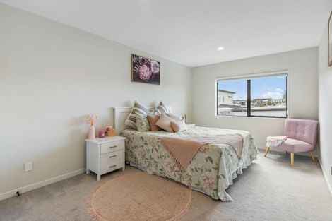 Photo of property in 8 Fjord Way, Karaka, Papakura, 2113
