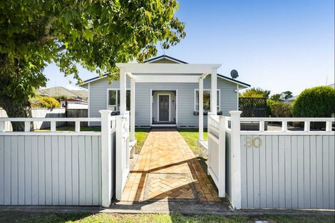 Photo of property in 30 Kahikatea Street, Inglewood, 4330