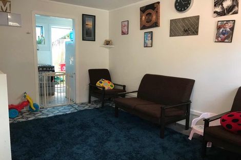 Photo of property in 1/542 Swanson Road, Ranui, Auckland, 0612