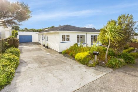 Photo of property in 68 Oakleigh Street, Maungaraki, Lower Hutt, 5010