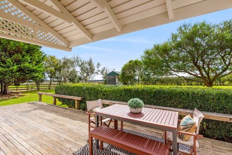 Photo of property in 435 Tararua Road, Levin, 5571