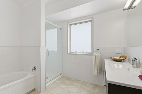 Photo of property in 30 Tatahi Cove, Papamoa Beach, Papamoa, 3118
