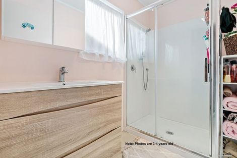 Photo of property in 18 Dungarvon Place, Clendon Park, Auckland, 2103