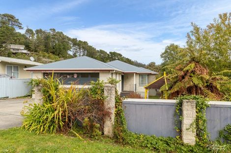 Photo of property in 94 Manuka Street, Stokes Valley, Lower Hutt, 5019