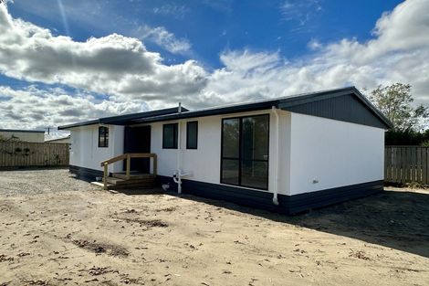 Photo of property in 80a Cook Street, Foxton, 4814