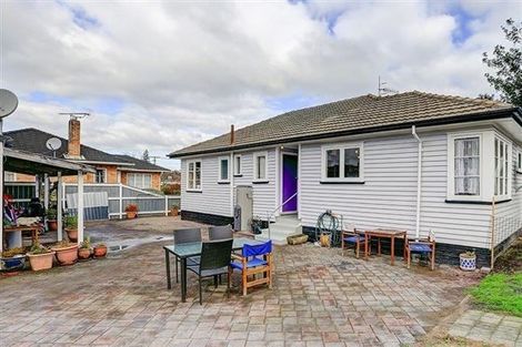 Photo of property in 17 Brocas Avenue, Hillcrest, Hamilton, 3216