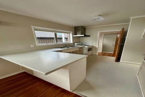 Photo of property in 1/33 Castor Bay Road, Castor Bay, Auckland, 0620
