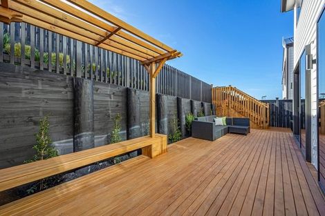 Photo of property in 14 Pakirikiri Street, Long Bay, Auckland, 0630