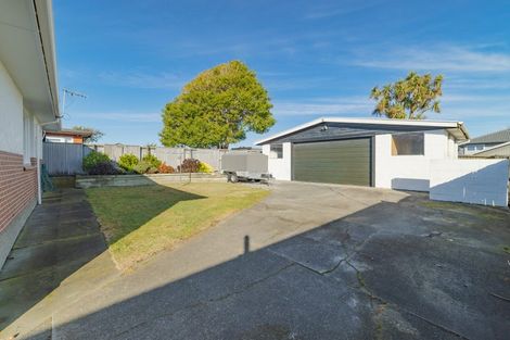 Photo of property in 25 Lake Terrace Road, Burwood, Christchurch, 8061