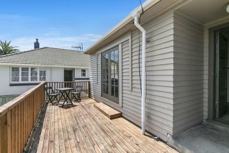 Photo of property in 196 Waddington Drive, Naenae, Lower Hutt, 5011