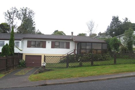 Photo of property in 1/9 Jenanne Place, Totara Vale, Auckland, 0629
