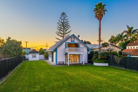 Photo of property in 9 Norwood Road, Bayswater, Auckland, 0622