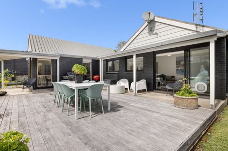 Photo of property in 37 Pah Street, Matua, Tauranga, 3110