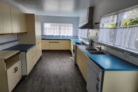 Photo of property in 8 Malvina Place, Bucklands Beach, Auckland, 2014